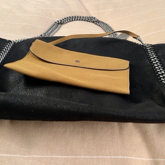 STELLA MCCARTNEY FALA BELLA TOTE - BLACK/REVERSIBLE CAMEL WITH SILVER HARDWARE - Picture 3 of 10